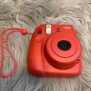 Fujifilm instamax mini 8 camera instax lens 60mm focus range 0.6 m